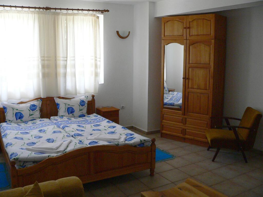 Hotel Pri Chakara Arbanasi Extérieur photo