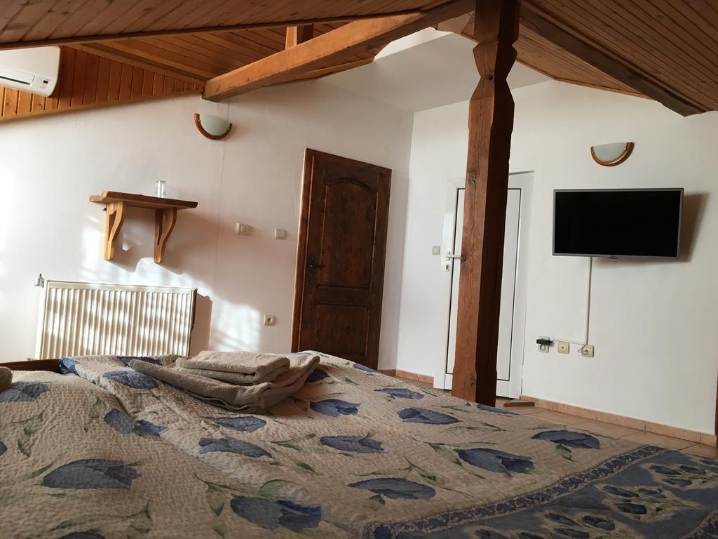 Hotel Pri Chakara Arbanasi Extérieur photo